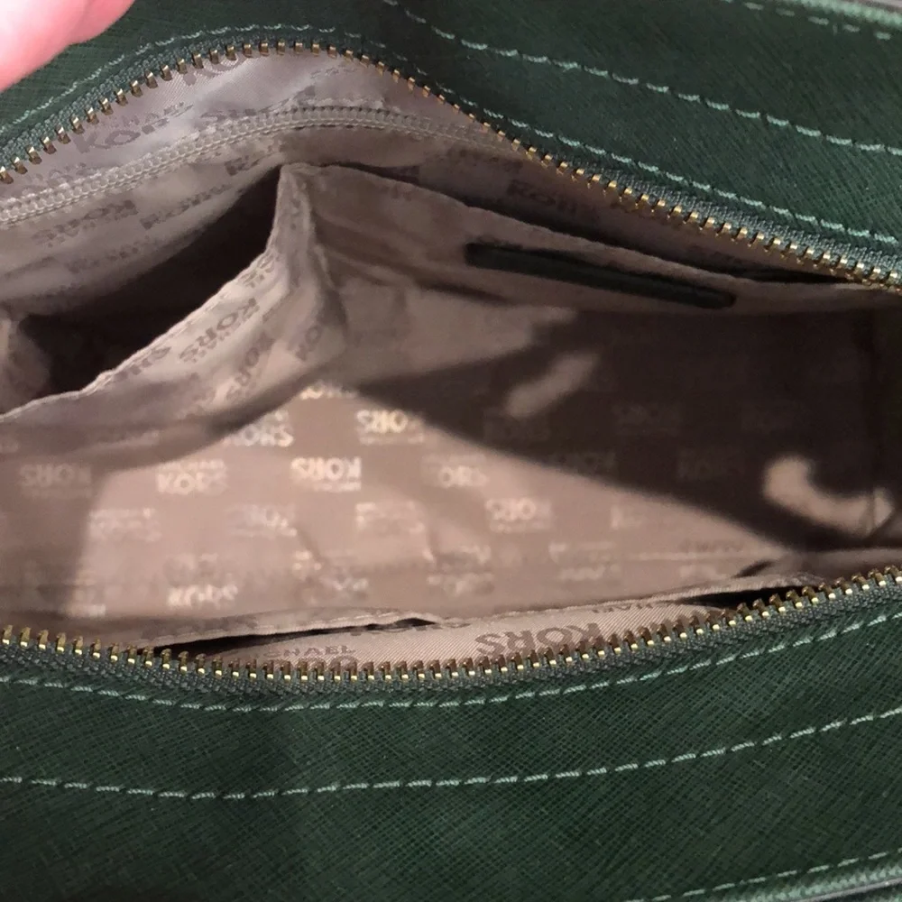 NWOT Green Michael Kors Tote with Shoulder Strap - Picture 6 of 9